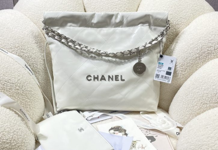 Chanel 22 Small Handbag Redefines Luxury in Fashion World