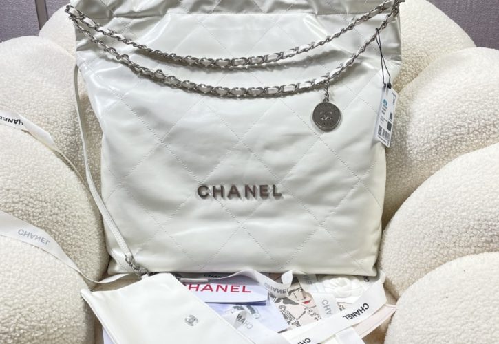 The Iconic Chanel 22 Handbag Redefines Luxury Fashion in 2023