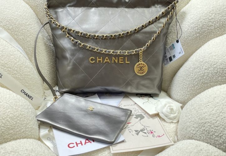 Chanel 22 Small Handbag Redefines Luxury Fashion at European Fashion Week