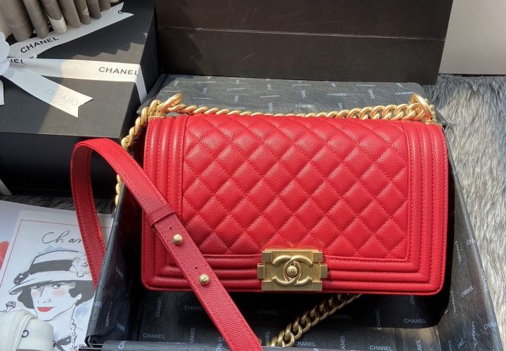 Chanel Boy Handbag Unveils Timeless Elegance at Paris Fashion Week