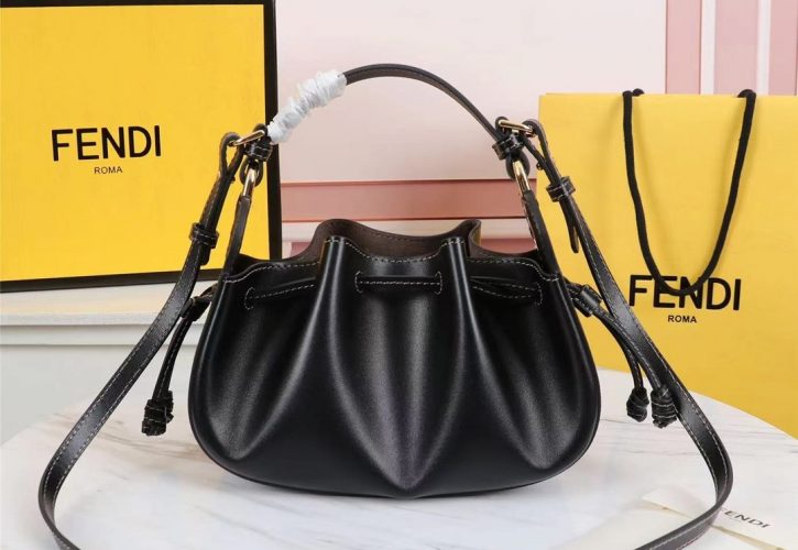 Fendis FF Pomodorino Shoulder Bag Redefines Luxury and Style for Fashion Enthusiasts
