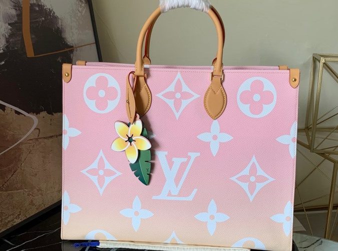 Louis Vuitton OnTheGo GM Tote Bag Redefines Luxury and Style for Fashion Enthusiasts